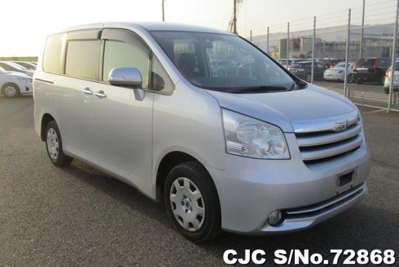 2010 Toyota / Noah Stock No. 72868